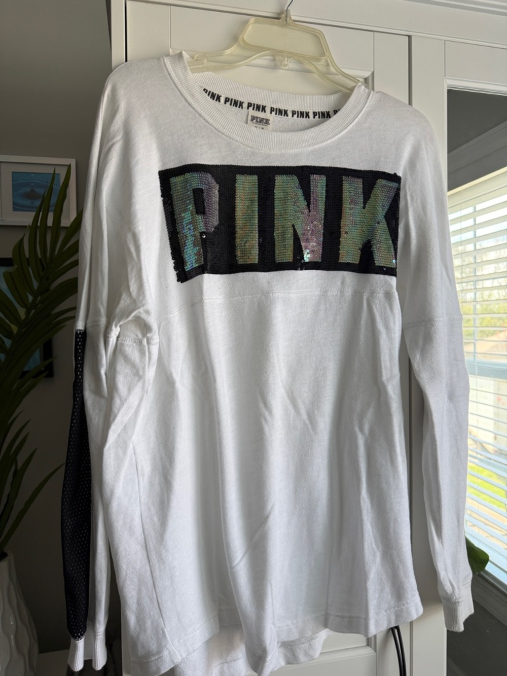 PINK Victoria's Secret White Long Sleeve Tee with Iridescent Sequin Logo